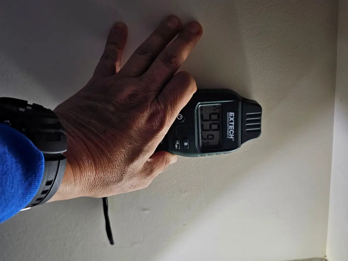 Is Your Home Hiding a Leak? 5 Tell-Tale Signs of Water Damage 2 Humidity reader